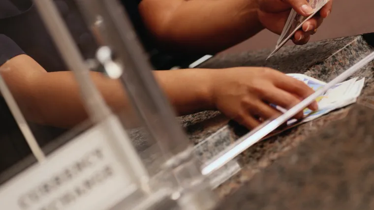 Uvodi se nadzor računa premijera i političara: banke će državi morati javljati svaku sumnjivu transakciju