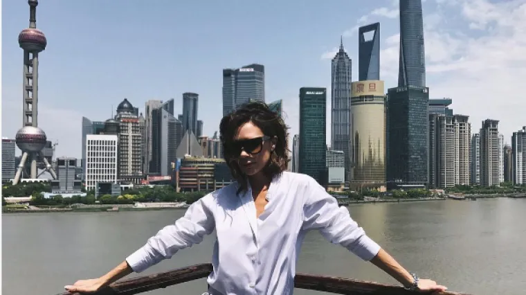 Kraljica elegantnog i sofisticiranog stila Victoria Beckham konačno priznala za&scaron;to stalno nosi sunčane naočale