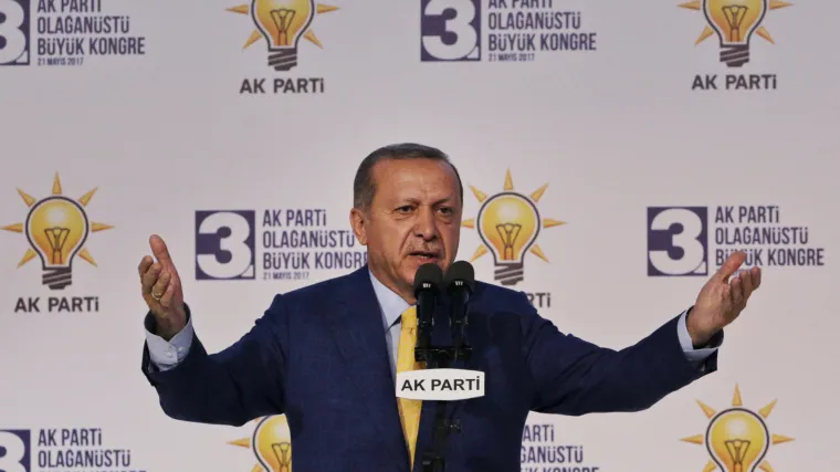 Erdogan ponovo izbran na čelo stranke na vlasti