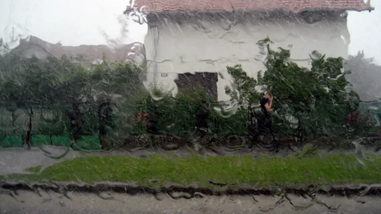 Povijesna količina ki&scaron;e potopila vi&scaron;e od stotinu domova u Slavonskom Brodu: do kraja mjeseca novi potop!