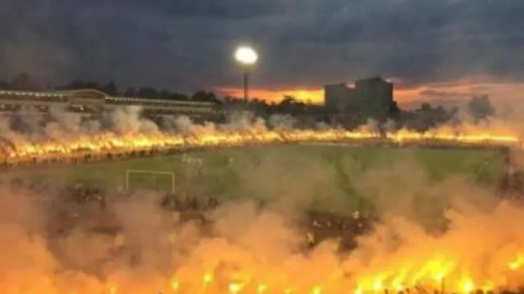Partizan slavi naslov, stadion u Humskoj pod bakljadama