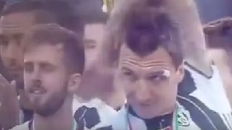 Prodao foru Pjaniću pa slavio s hrvatskom zastavom