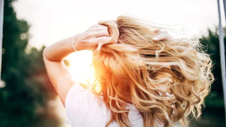 Prekrasna kosa uvijek je ukorijenjena u zdravo vlasi&scaron;te