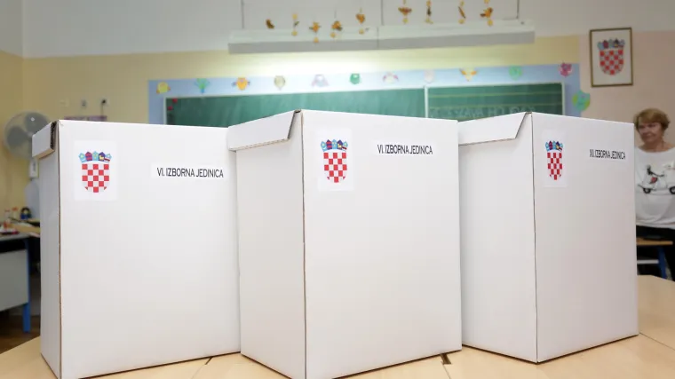 Kakav birački odbor, takvi i birači: neki čak i poticali građane na fotografiranje listića, zaokruživanje onih kojih se nisu odazvali...