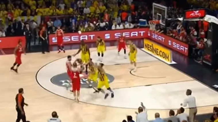 Zapjevao u izravnom prijenosu i postao hit