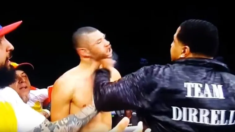 Ujak prvaka uskočio u ring te podlo i brutalno nokautirao njegovog protivnika