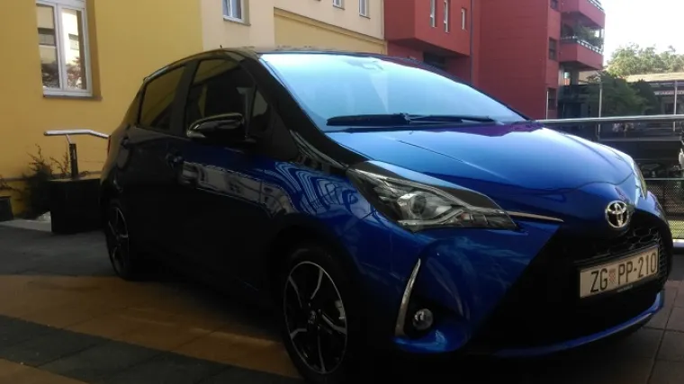 Osvježeni Yaris je dinamičan, elegantan i agresivan, a novost skriva i pod poklopcem motora