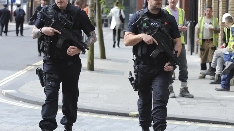 Britanija će rasporediti vojnike nakon napada u Manchesteru, opasnost sada 'kritična'