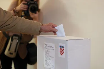 Slobodna Hrvatska digla prijavu protiv SDSS-a zbog podmićivanja birača