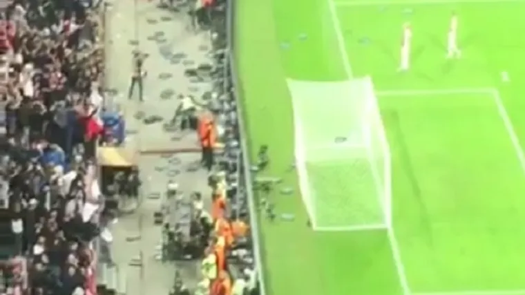 Navijači Ajaxa imaju se zbog čega sramiti