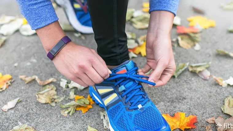 Fitbit i Apple Watch ne prikazuju ni približno točne podatke o količini potrošenih kalorija