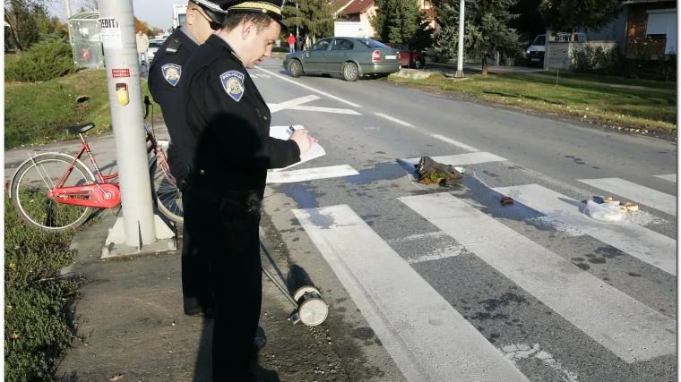 Lokalni HDZ-ovac na zebri u Vinkovcima autom udario dijete i pobjegao s mjesta nesreće