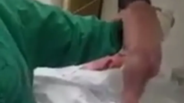 'O Bože, pa ova curica hoda!'