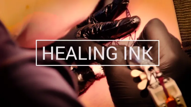 Ova tattoo majstorica žrtvama obiteljskog nasilja tetoviranjem pomaže zaboraviti traume