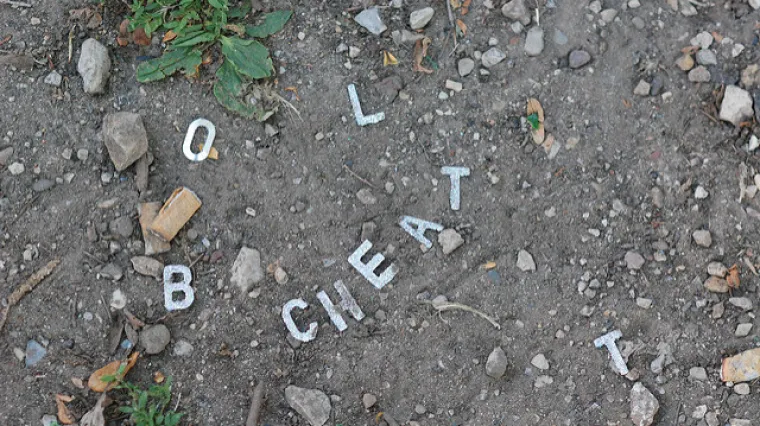 Kako mu&scaron;karci znaju da ih varamo: Jedan detalj otkriva sve žene