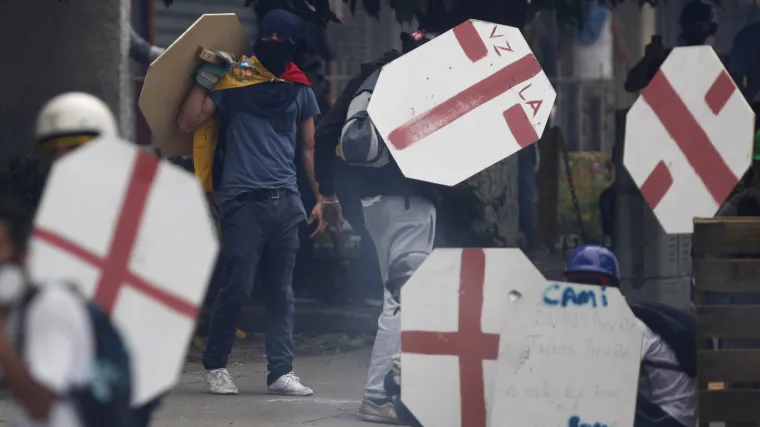 Sudac u Venezueli ubijen na barikadi dok se prosvjedi nastavljaju
