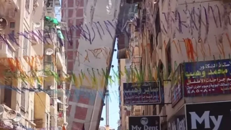 Stambena trinaestokatnica nagnula se i sru&scaron;ila na drugu zgradu, stanari na vrijeme evakuirani