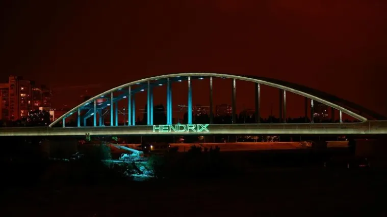 Reakcije Zagrepčana podijeljene: na kultnom Hendrixovom mostu zasjala nova dekorativna rasvjeta