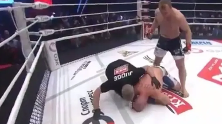 Brutalno isprebijao protivnika za samo 25 sekundi