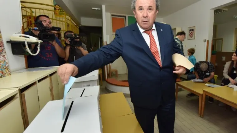 Kerum dužan vi&scaron;e od milijardu kuna, a gradu kojem bi bio na čelu duguje 1,2 milijuna!