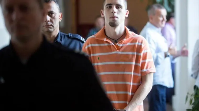 'Glasovi su mi rekli da ubijem vraga, nožem ravno u srce...'