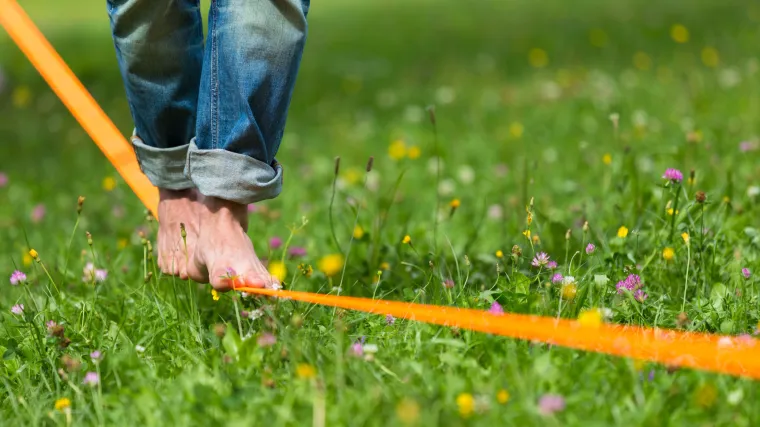 Slackline ili gurtna za hodanje: stotinu dobrih stvari krije se u jednoj traci