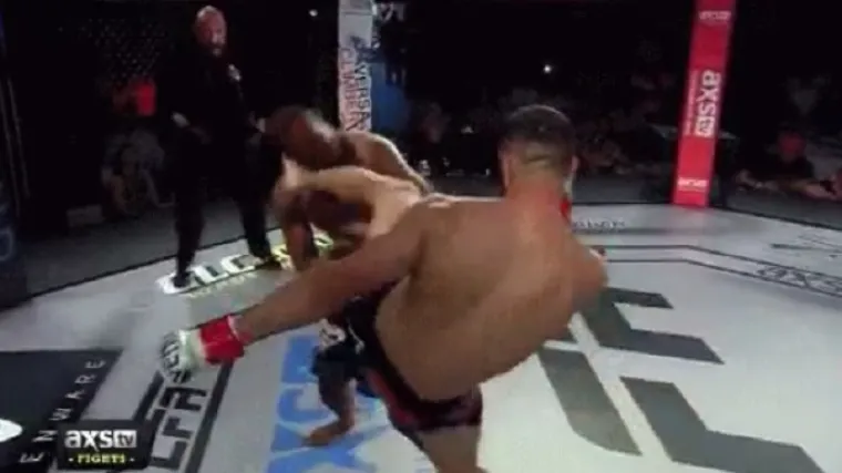 Rugao se protivniku, pa ga stigla opaka kazna u stilu Cro Copa