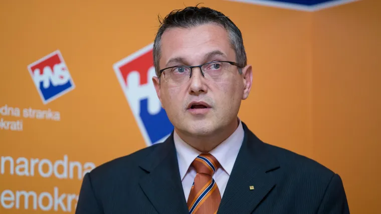 Goran Beus Richemberg oglasio se putem Facebooka: predložio Anku Mrak Taritaš za predsjednicu HNS-a