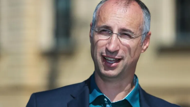 'Prvo - oduzeti diplomu Vasi Brkiću'