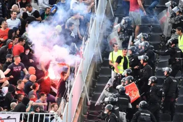 Navijač dobio metak u trbuh, policija s kalašnjikovima izašla na ulice