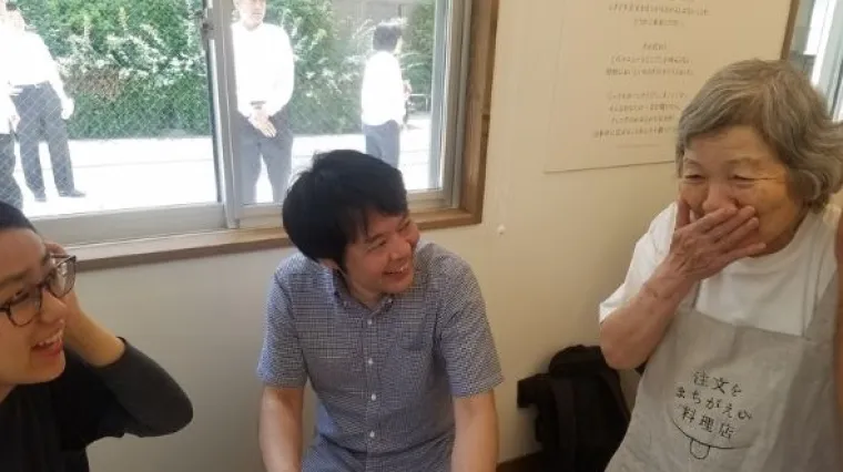 Restoran zapo&scaron;ljava isključivo konobare i konobarice koji pate od demencije