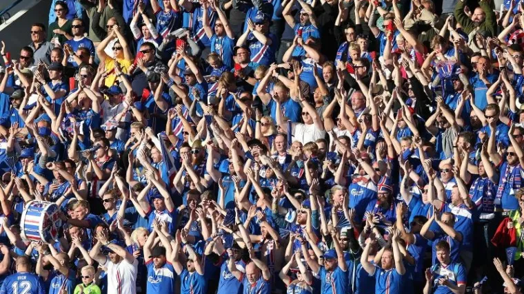 Pogledajte kako su igrači i navijači zajedničkim snagama proslavili trijumf protiv Hrvatske