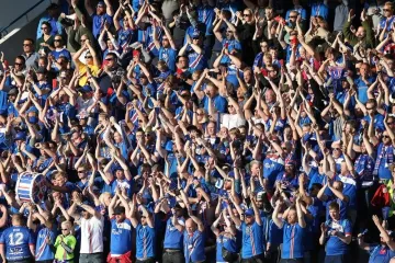 Pogledajte kako su igrači i navijači zajedničkim snagama proslavili trijumf protiv Hrvatske