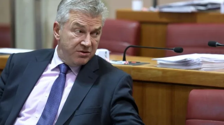 'I Culej bi morao imati isti tretman kada vrijeđa'