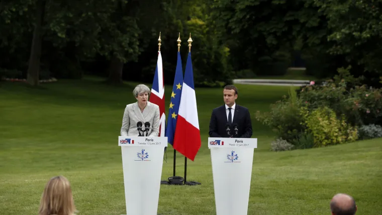 Macron poručio Theresi May: vrata EU-a su i dalje otvorena