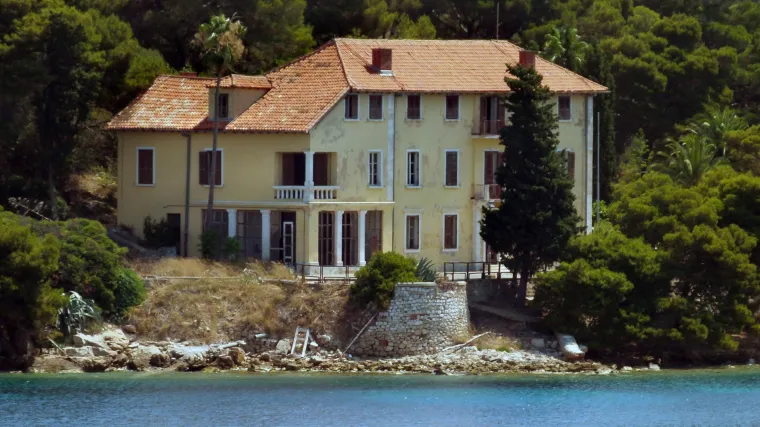 Država planira zaraditi najmanje 84 milijuna kuna na Češkoj vili na Visu