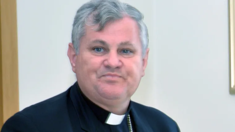 'Hoćemo li tako reći da nije prikladno da se mi kr&scaron;ćani previ&scaron;e mije&scaron;amo u dru&scaron;tveni život na&scaron;e domovine?'