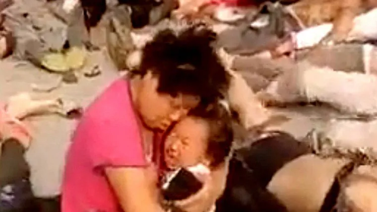 Najmanje sedam mrtvih, žene i djeca leže na ulici u lokvama krvi