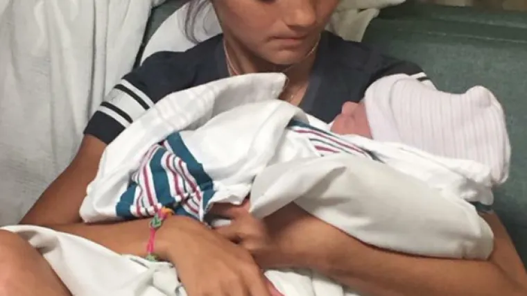 Ova je dvanaestogodi&scaron;nja djevojčica porodila svoju majku i ispala heroj