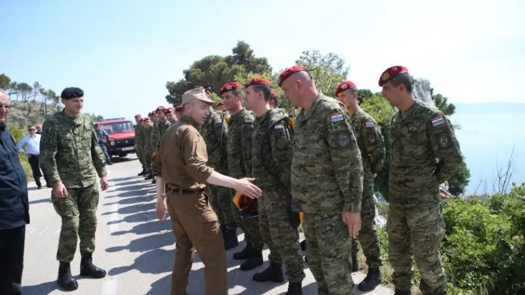 'Vatrogasci su pravi heroji na koje Hrvatska može biti ponosna'