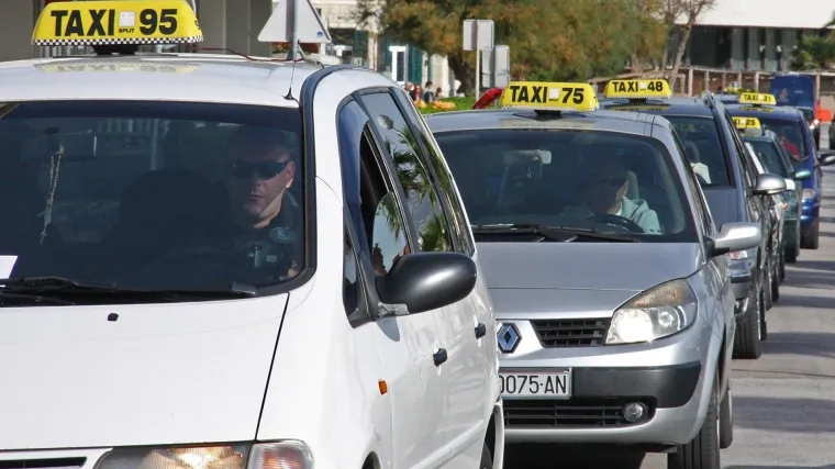 Taksisti iz svih dijelova Hrvatske krenuli za Zagreb, spremaju se nove blokade!