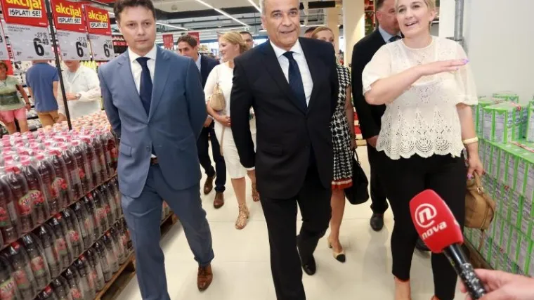 Počelo restrukturiranje Agrokora: otvorili jedan dućan, a zatvorit će sto