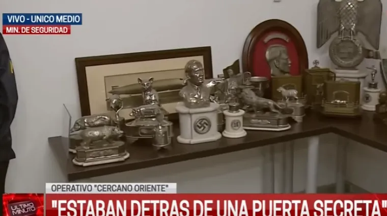 Iza police s knjigama na&scaron;li tajni prolaz koji je vodio do blaga