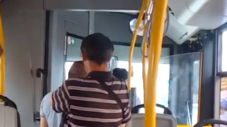 Vozač gradskog autobusa prijetio putnicima: 'Mar&scaron; van, stoko! Mar&scaron; da vas ne vidim!'