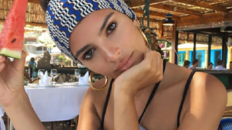 Emily Ratajkowski guza 'popapala' gaćice, ovaj prizor ćete dugo pamtiti