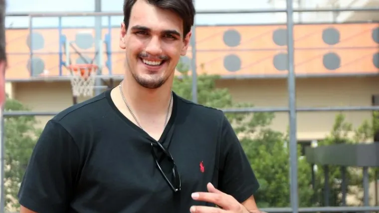 &Scaron;arić se vratio iz New Yorka: 'Radije bih zlatnu medalju s Hrvatskom nego NBA prsten'