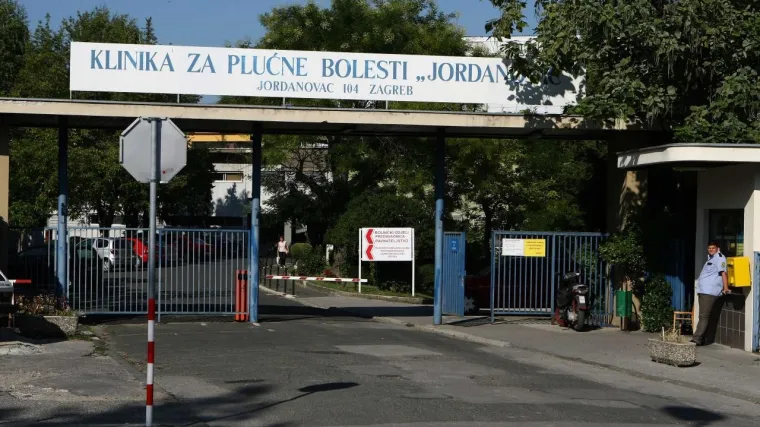 Plućni bolesnici u bolnici na Jordanovcu na plus 30 stupnjeva: država za klima uređaje nema novca