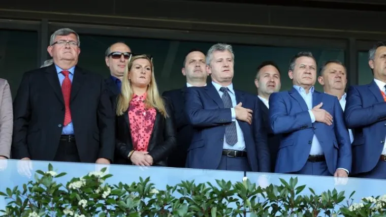 &Scaron;uker i dru&scaron;tvo morali su reagirati zbog nove nogometne afere