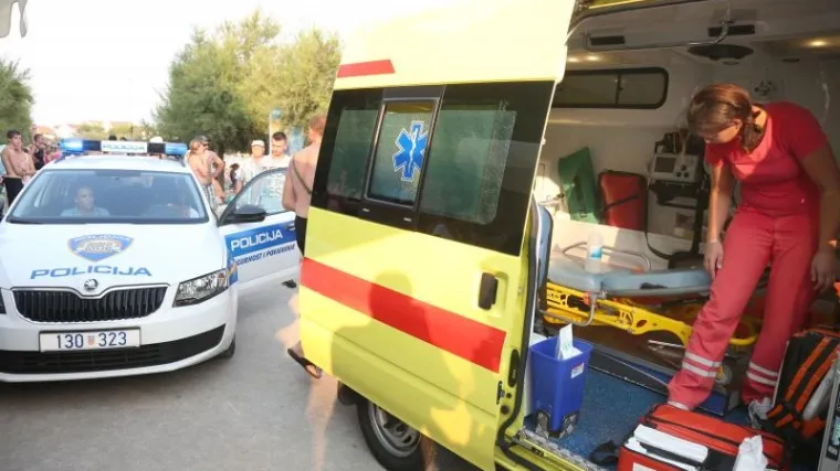 Vozio je svijetloplavi Punto