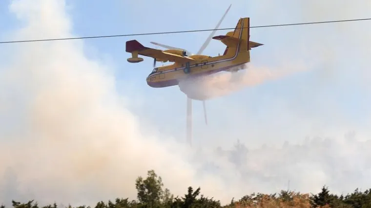 Požar kod Zatona pod kontrolom, zračne snage oti&scaron;le zbog mraka